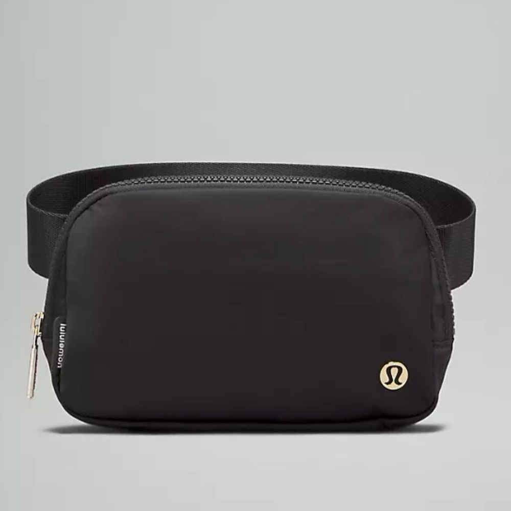 Everywhere Belt Bag 1L, Black/Gold